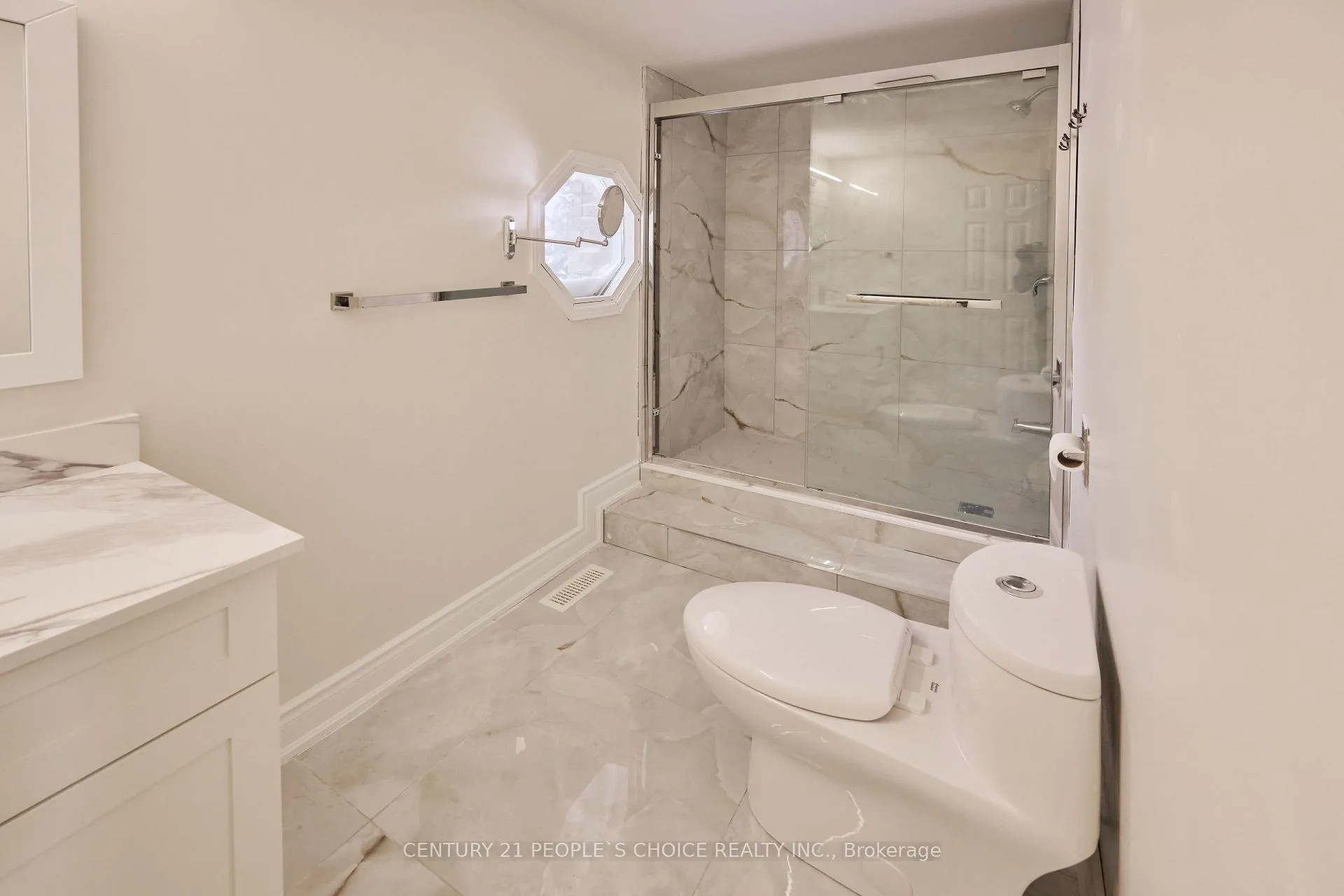 Photo 22 of 102 Hialeah Crescent, Whitby, Blue Grass Meadows — HOMEH