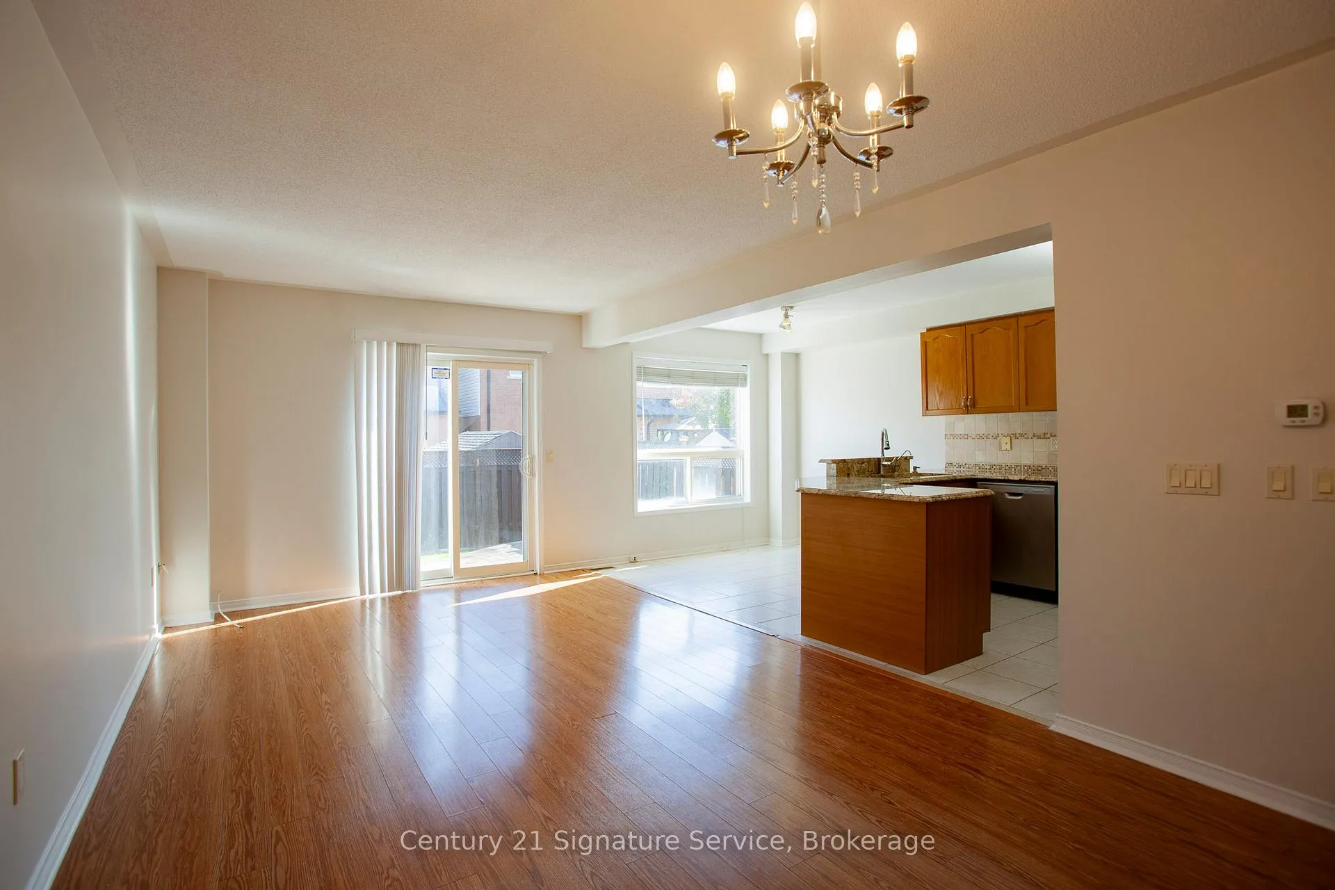 Photo 3 of 9 Queensland Crescent, Caledon, Bolton East — HOMEH