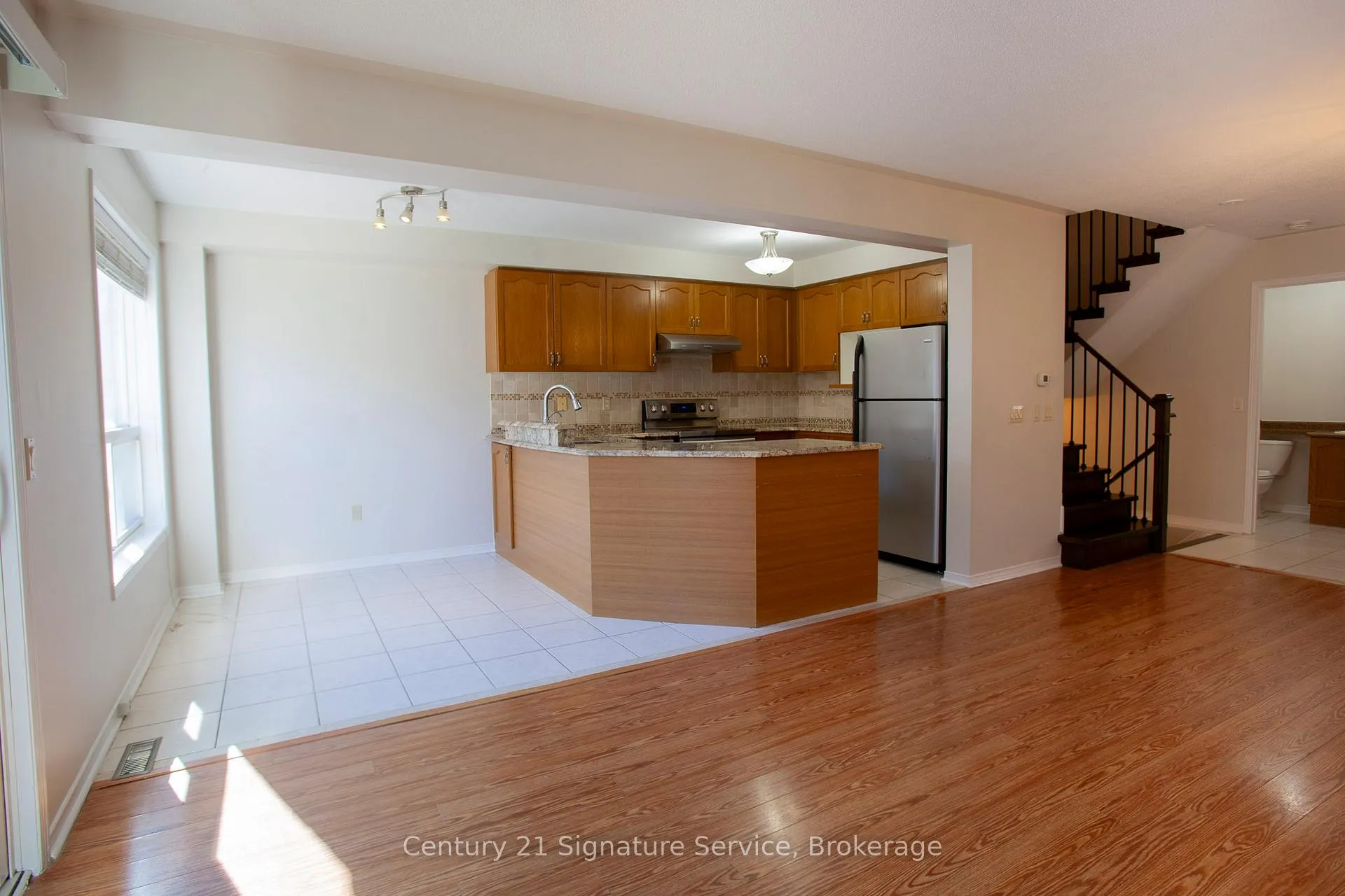 Photo 4 of 9 Queensland Crescent, Caledon, Bolton East — HOMEH