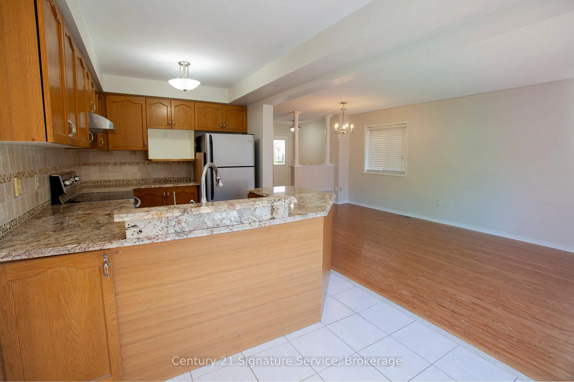 Photo 5 of 9 Queensland Crescent, Caledon, Bolton East — HOMEH