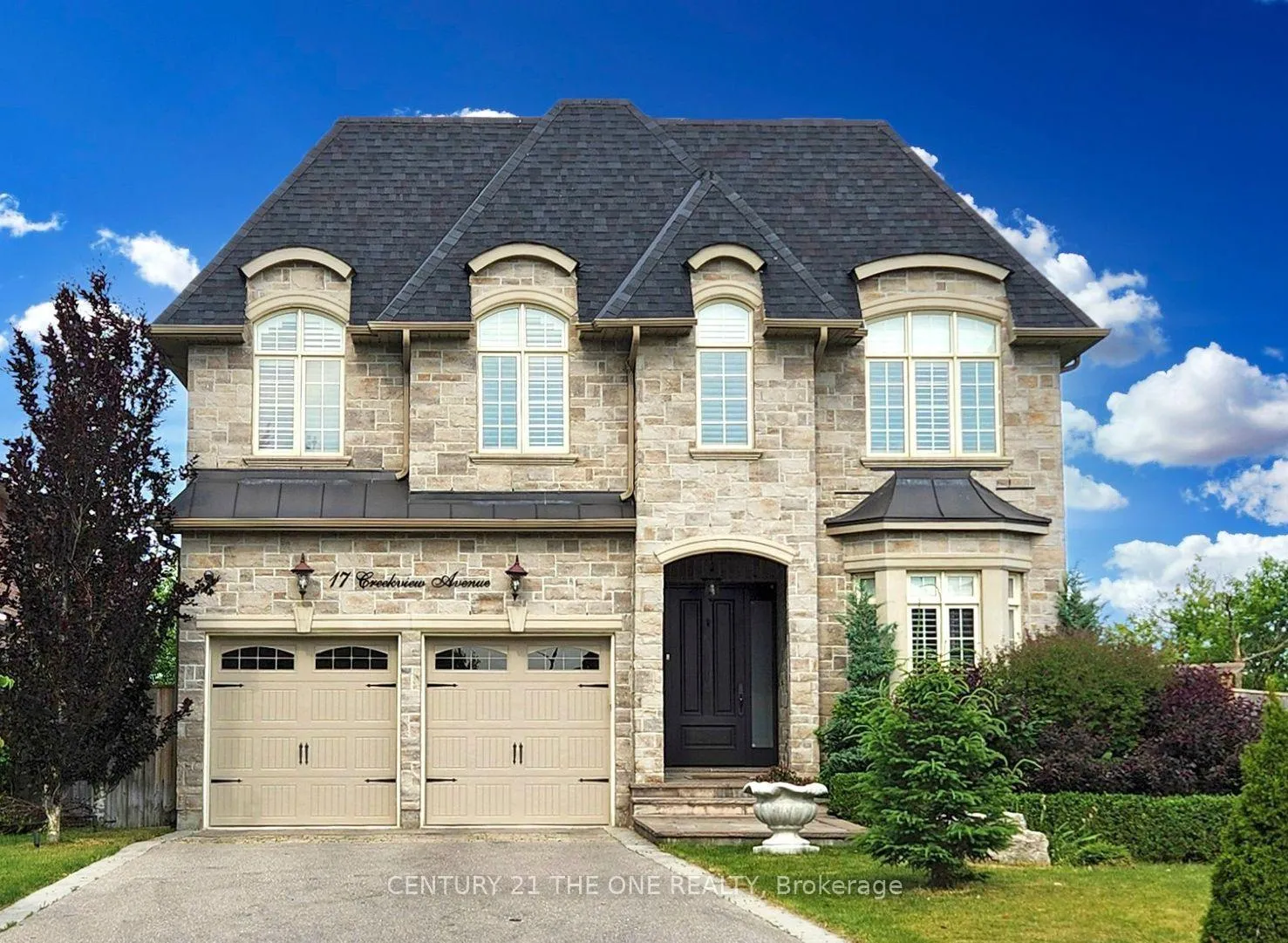 Front of 17 Creekview Avenue
