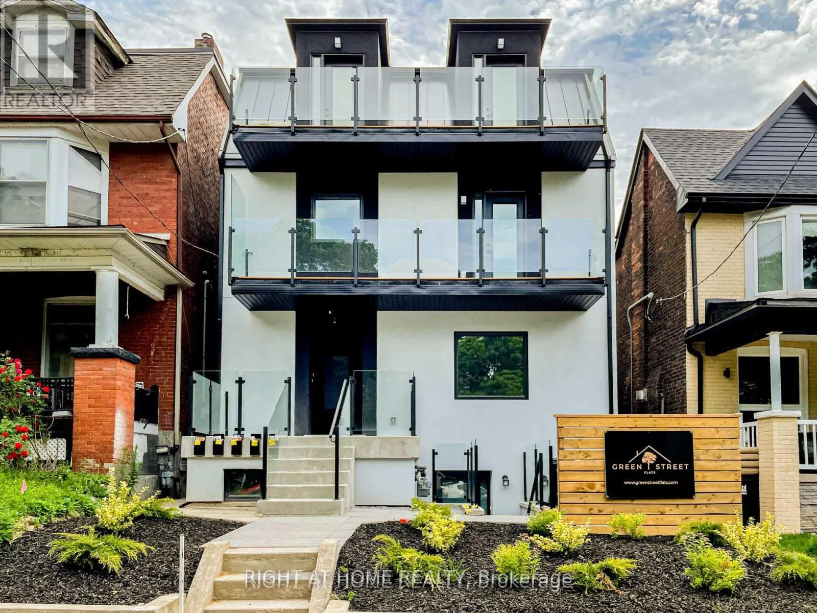 Photo 1 of Unit 4, 435 Grace Street, Toronto, The Annex — HOMEH