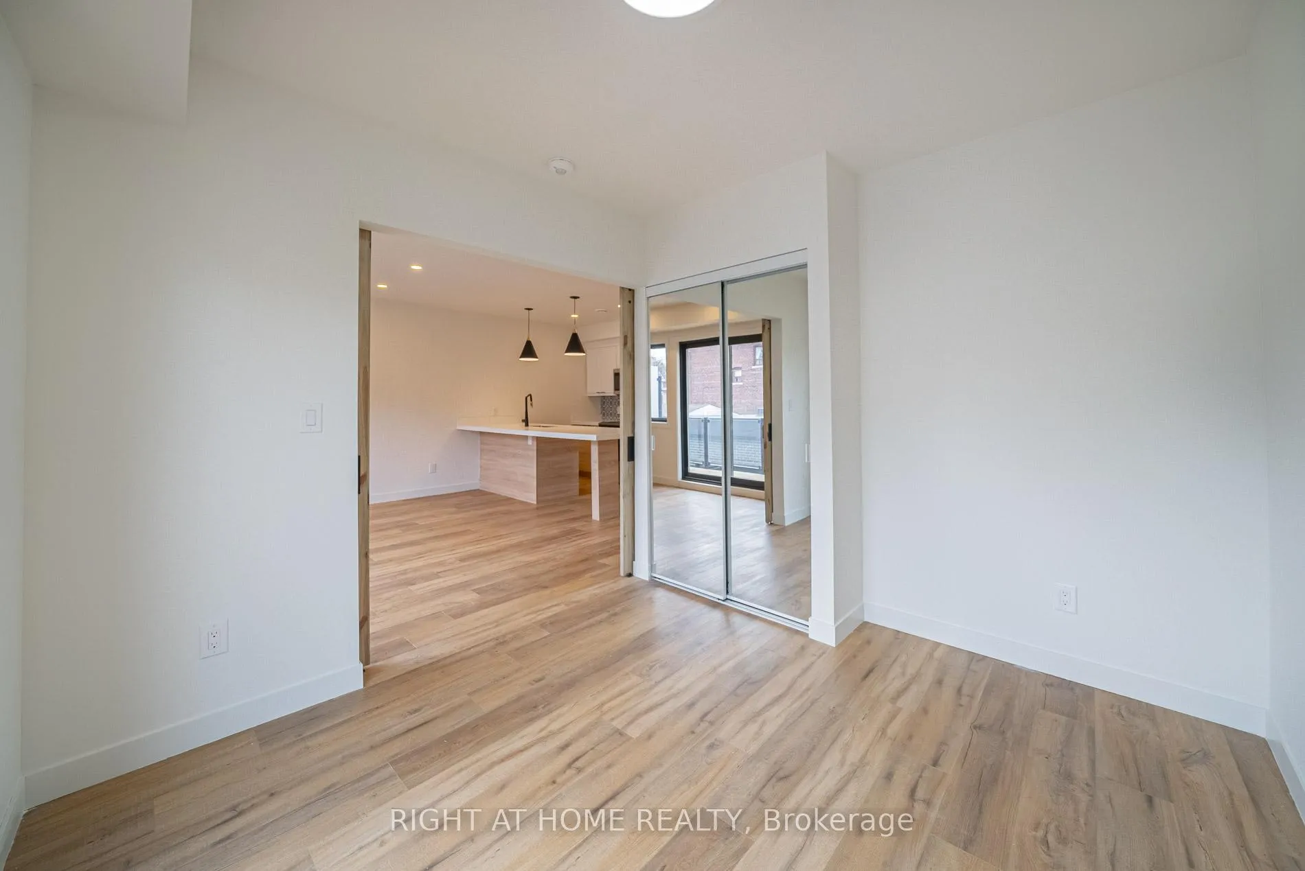 Photo 8 of Unit 4, 435 Grace Street, Toronto, The Annex — HOMEH