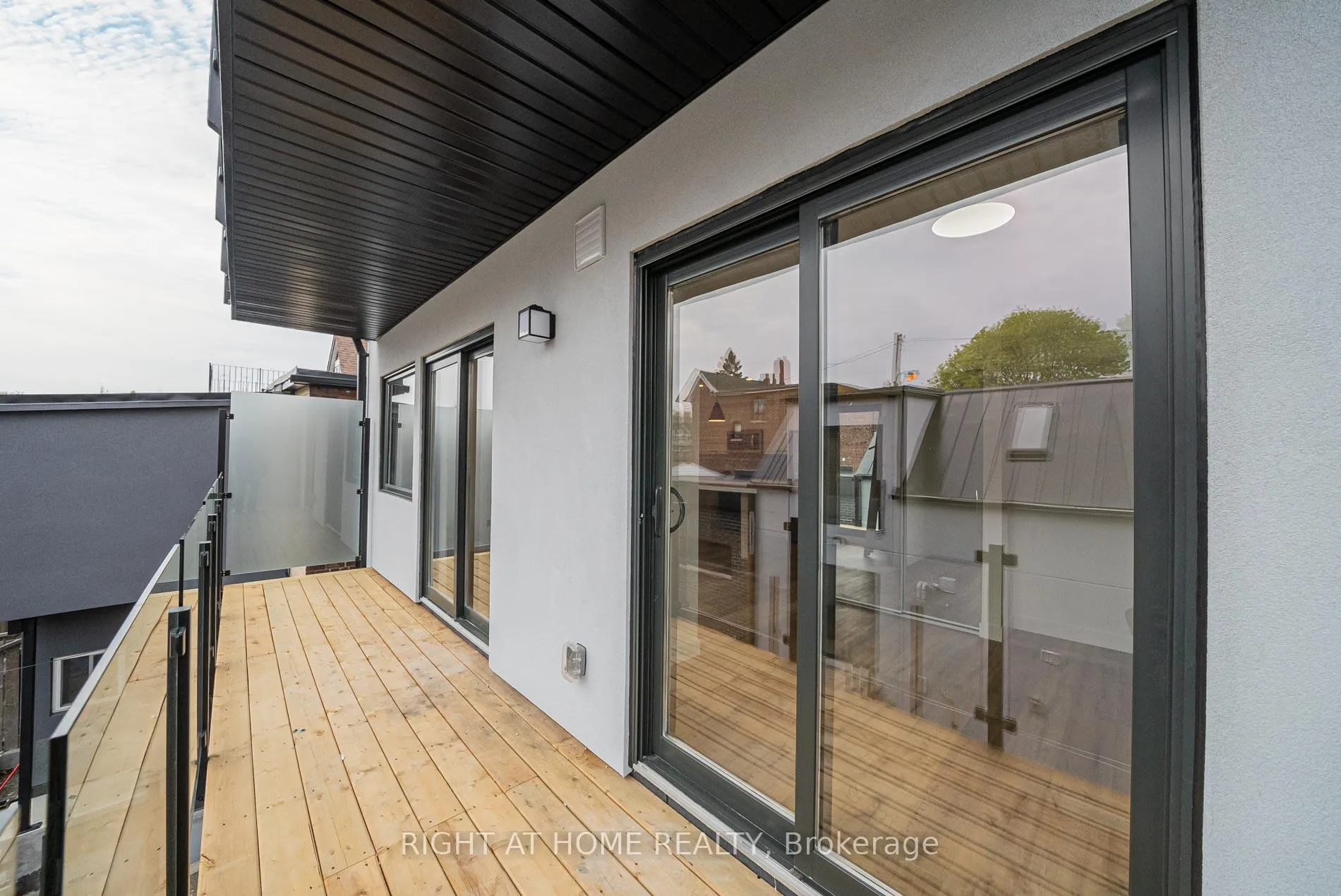 Photo 9 of Unit 4, 435 Grace Street, Toronto, The Annex — HOMEH