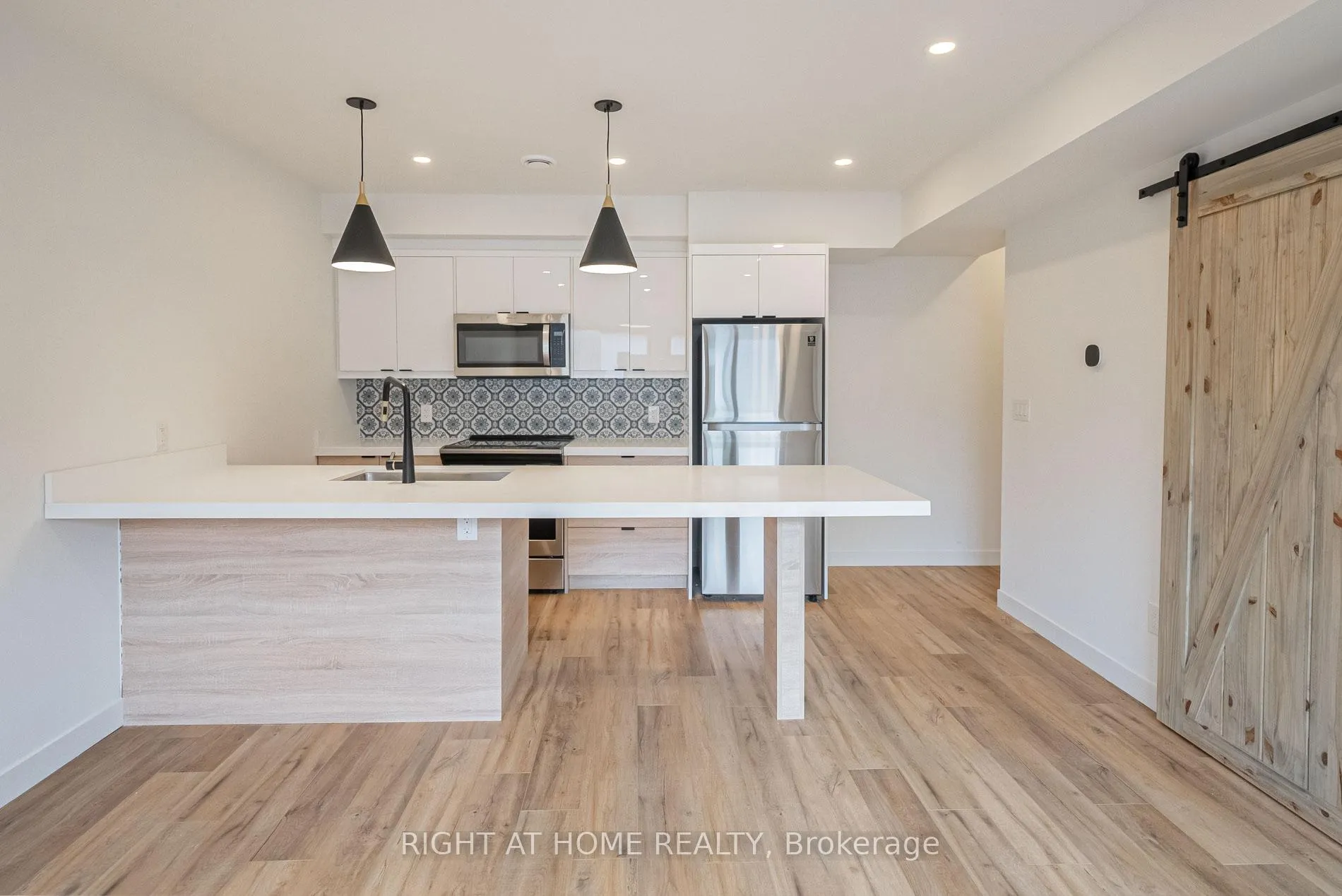 Photo 10 of Unit 4, 435 Grace Street, Toronto, The Annex — HOMEH