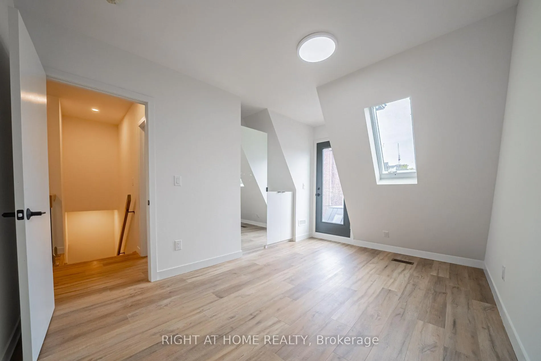 Photo 15 of Unit 4, 435 Grace Street, Toronto, The Annex — HOMEH