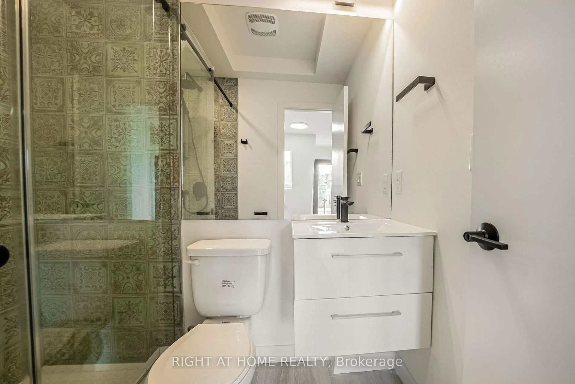 Photo 16 of Unit 4, 435 Grace Street, Toronto, The Annex — HOMEH