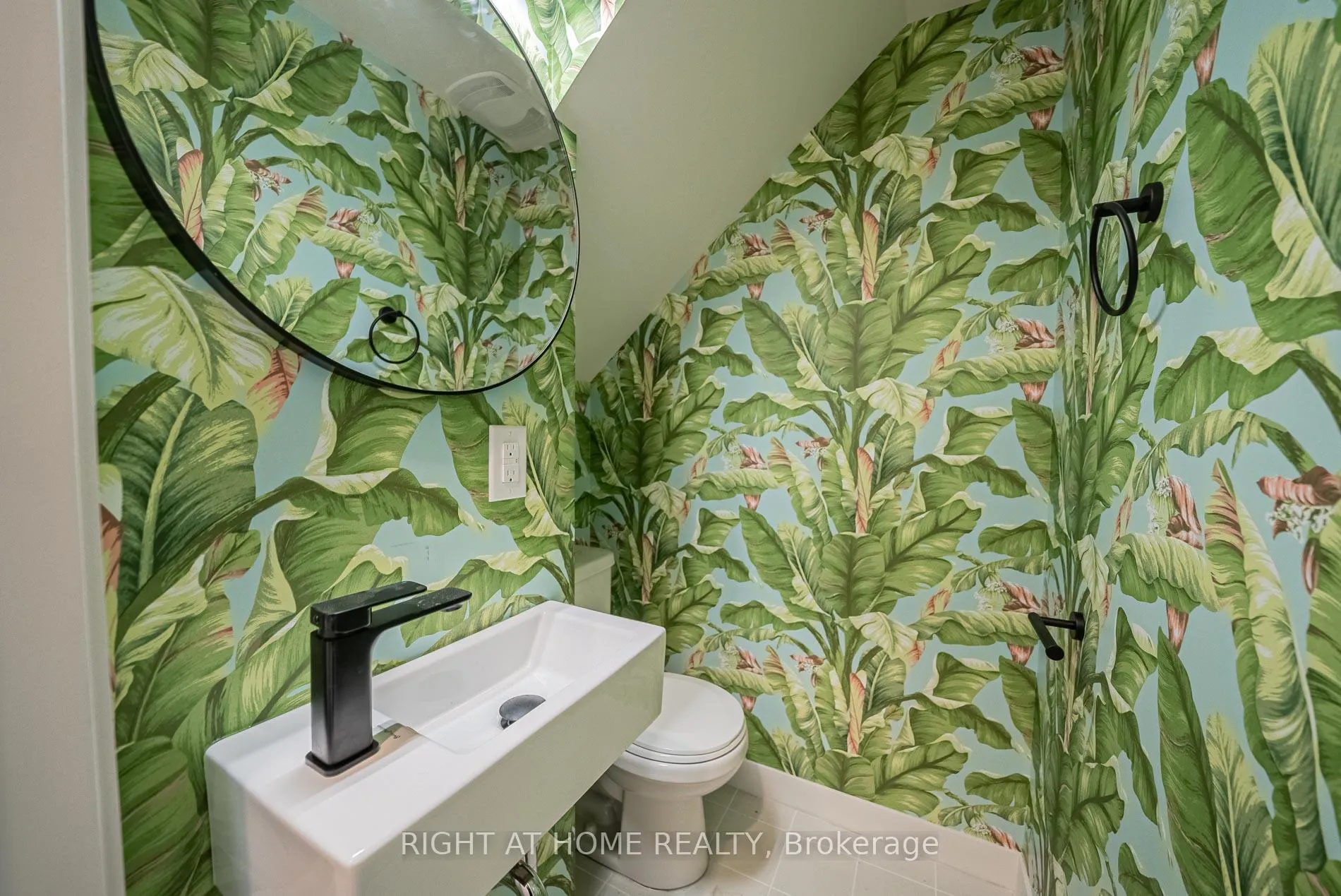 Photo 17 of Unit 4, 435 Grace Street, Toronto, The Annex — HOMEH