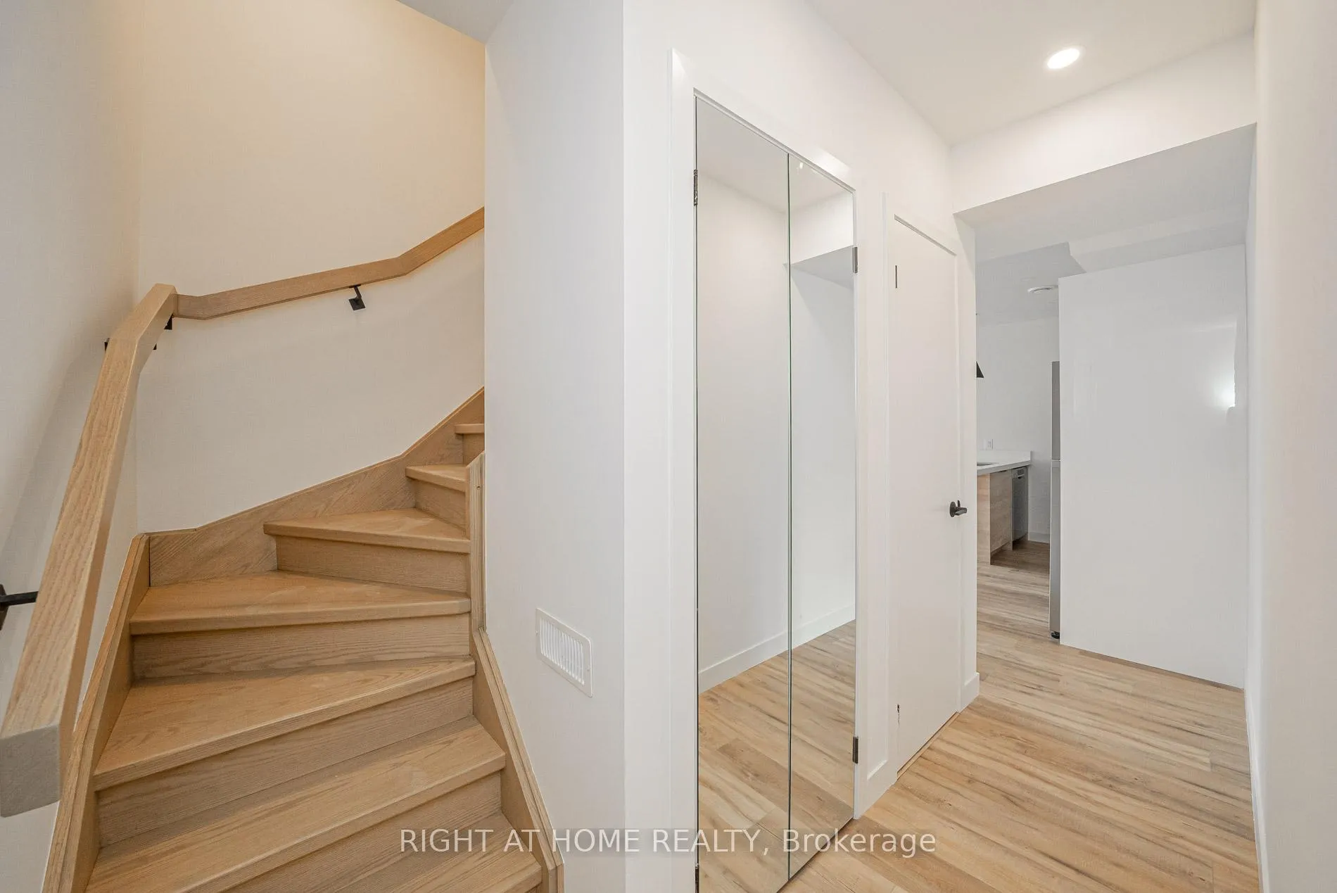 Photo 20 of Unit 4, 435 Grace Street, Toronto, The Annex — HOMEH