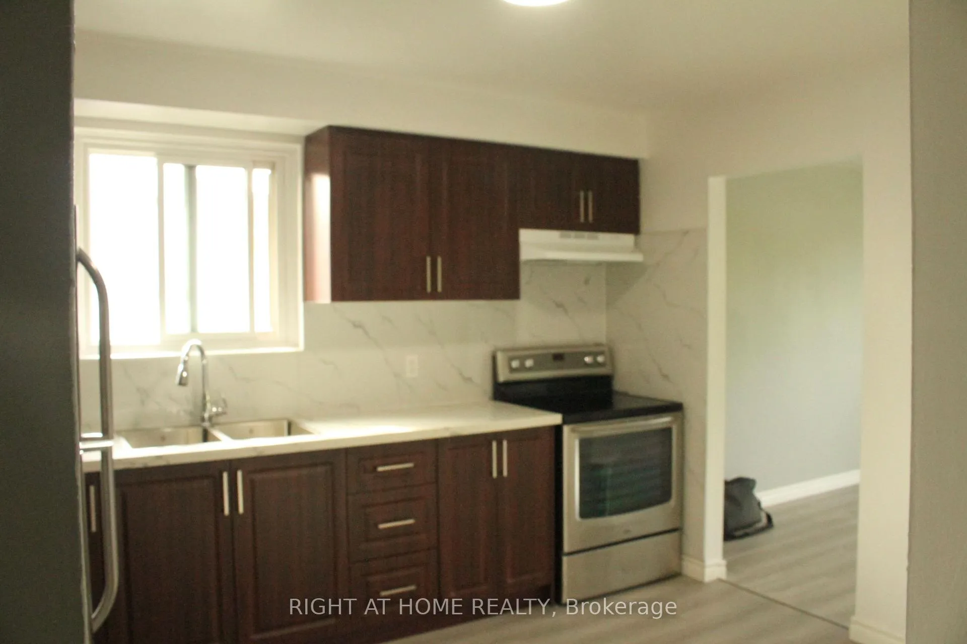 Photo 5 of Unit 1, 505 Harris Court, Whitby, Downtown Whitby — HOMEH