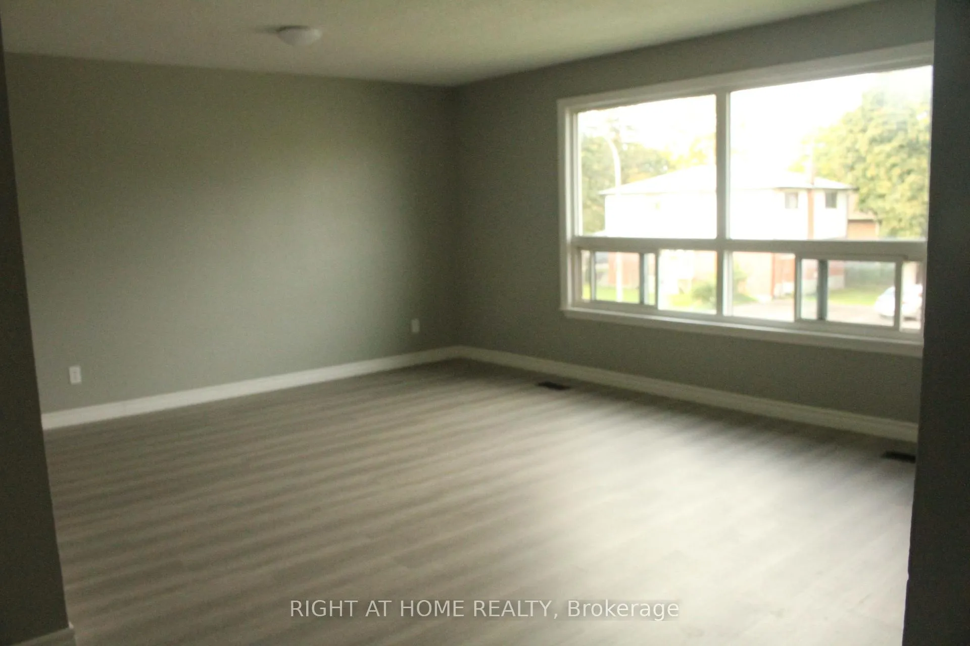 Photo 6 of Unit 1, 505 Harris Court, Whitby, Downtown Whitby — HOMEH