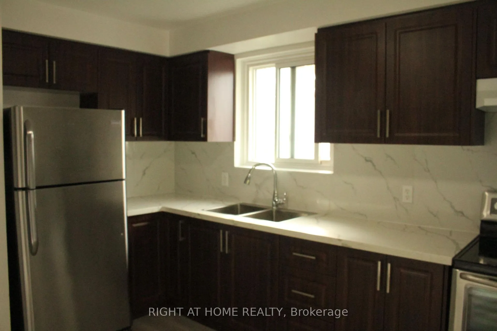 Photo 8 of Unit 1, 505 Harris Court, Whitby, Downtown Whitby — HOMEH