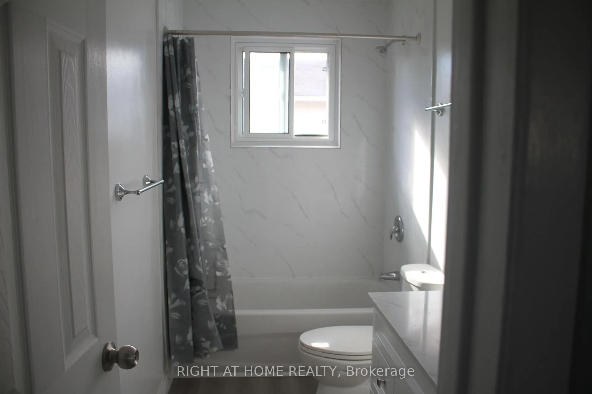 Photo 10 of Unit 1, 505 Harris Court, Whitby, Downtown Whitby — HOMEH