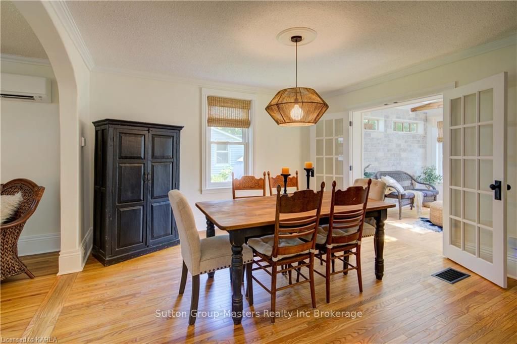 Photo 5 of 261 Arthur Street, Gananoque — HOMEH