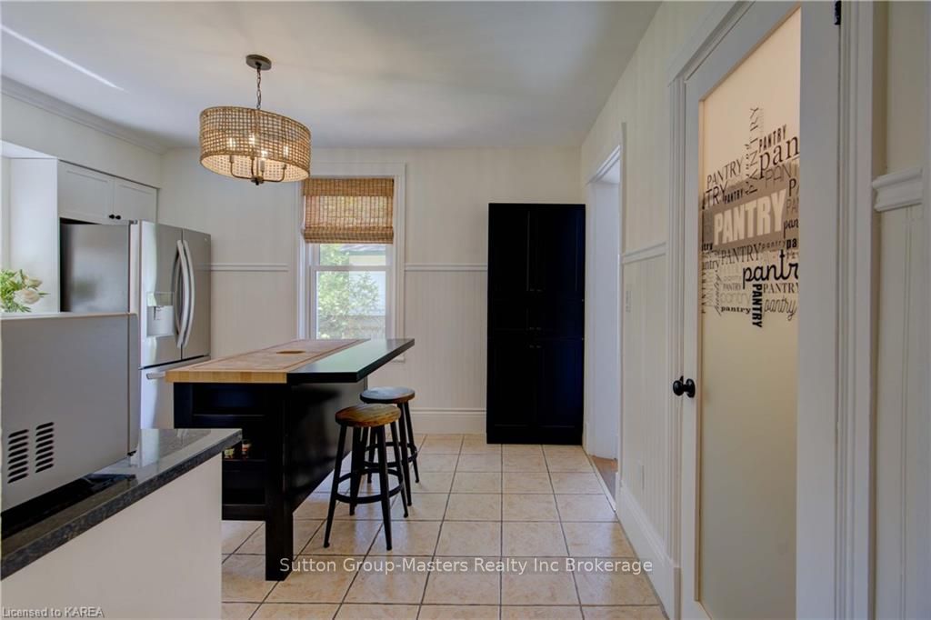 Photo 10 of 261 Arthur Street, Gananoque — HOMEH