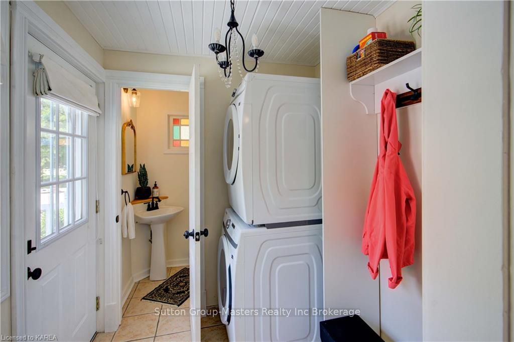 Photo 14 of 261 Arthur Street, Gananoque — HOMEH