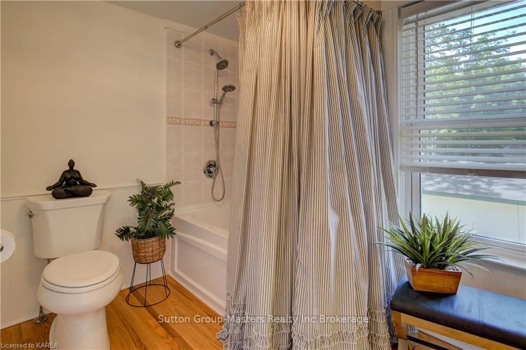 Photo 19 of 261 Arthur Street, Gananoque — HOMEH