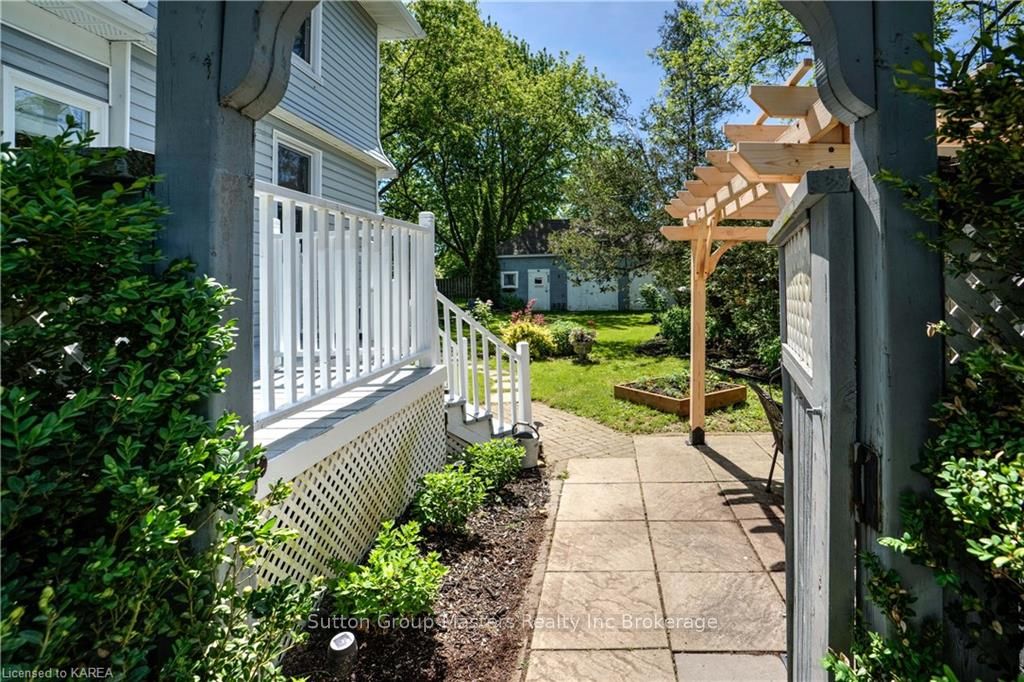 Photo 29 of 261 Arthur Street, Gananoque — HOMEH