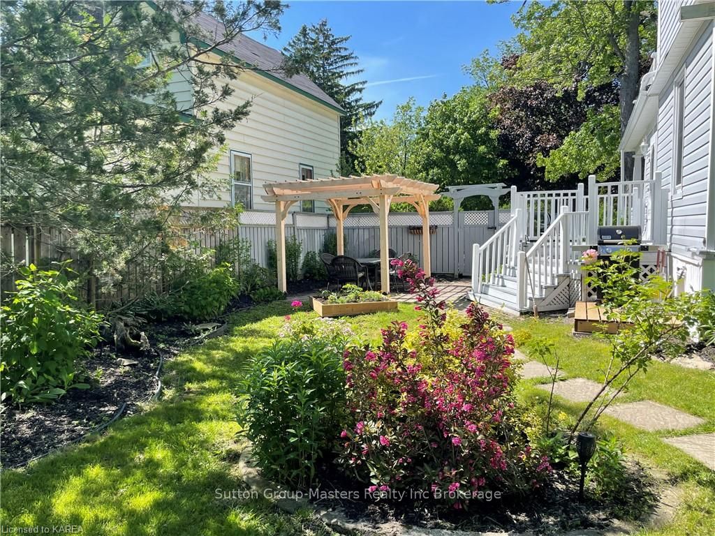 Photo 30 of 261 Arthur Street, Gananoque — HOMEH