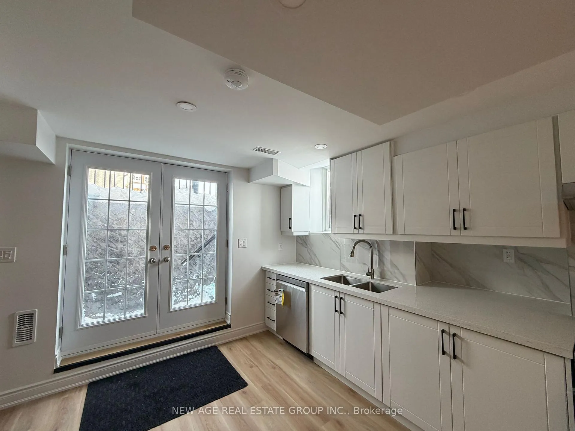 Photo 5 of 47 Mountain Heights Pl, Hamilton, Waterdown — HOMEH