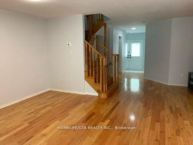 Photo 3 of 37 Breezeway Crescent, Richmond Hill, Rouge Woods — HOMEH