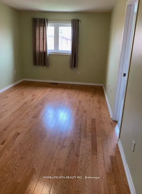 Photo 5 of 37 Breezeway Crescent, Richmond Hill, Rouge Woods — HOMEH