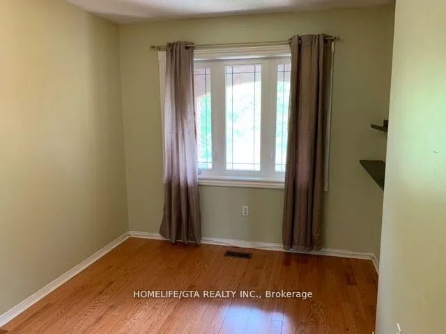 Photo 6 of 37 Breezeway Crescent, Richmond Hill, Rouge Woods — HOMEH
