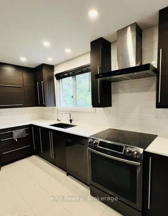 Photo 5 of 213 Northlake Drive, Waterloo — HOMEH