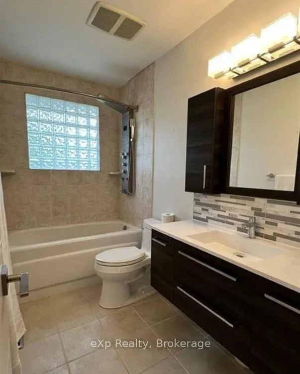 Photo 14 of 213 Northlake Drive, Waterloo — HOMEH