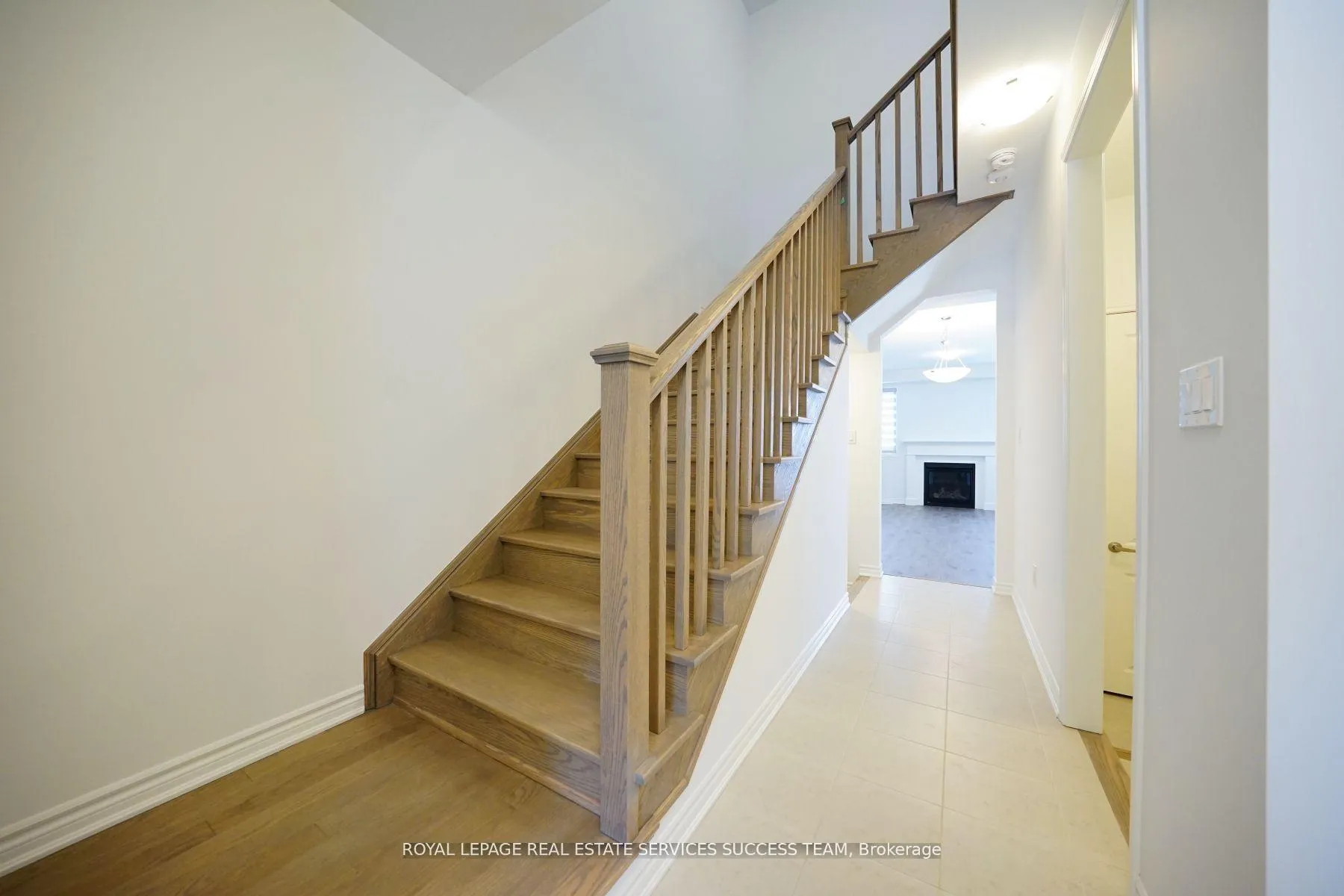 Photo 3 of 1327 Copley Court, Milton, Bowes — HOMEH