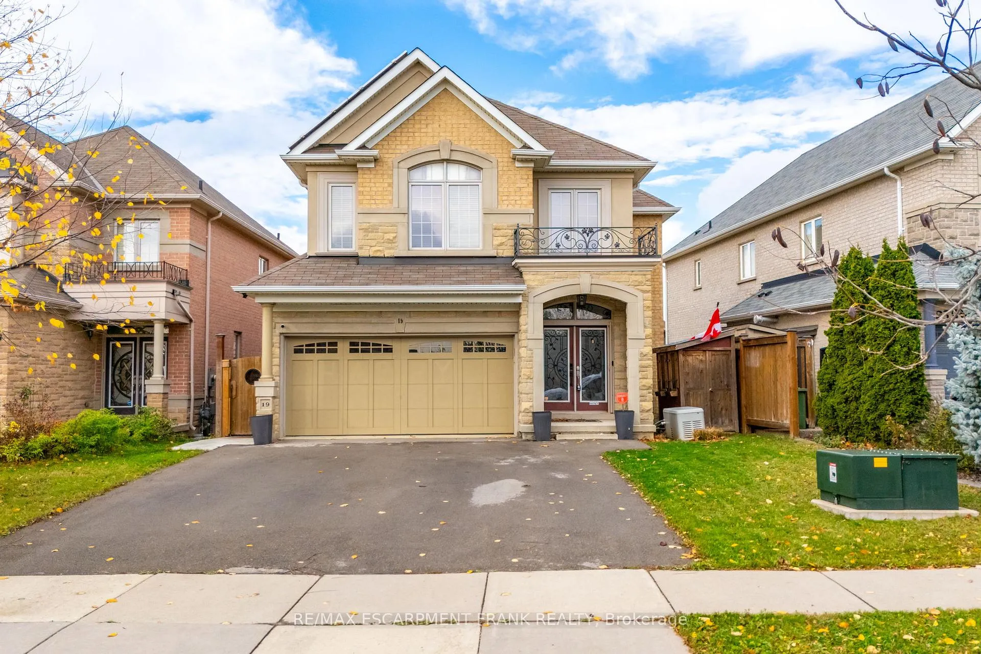 Front of 19 Hazelton Avenue