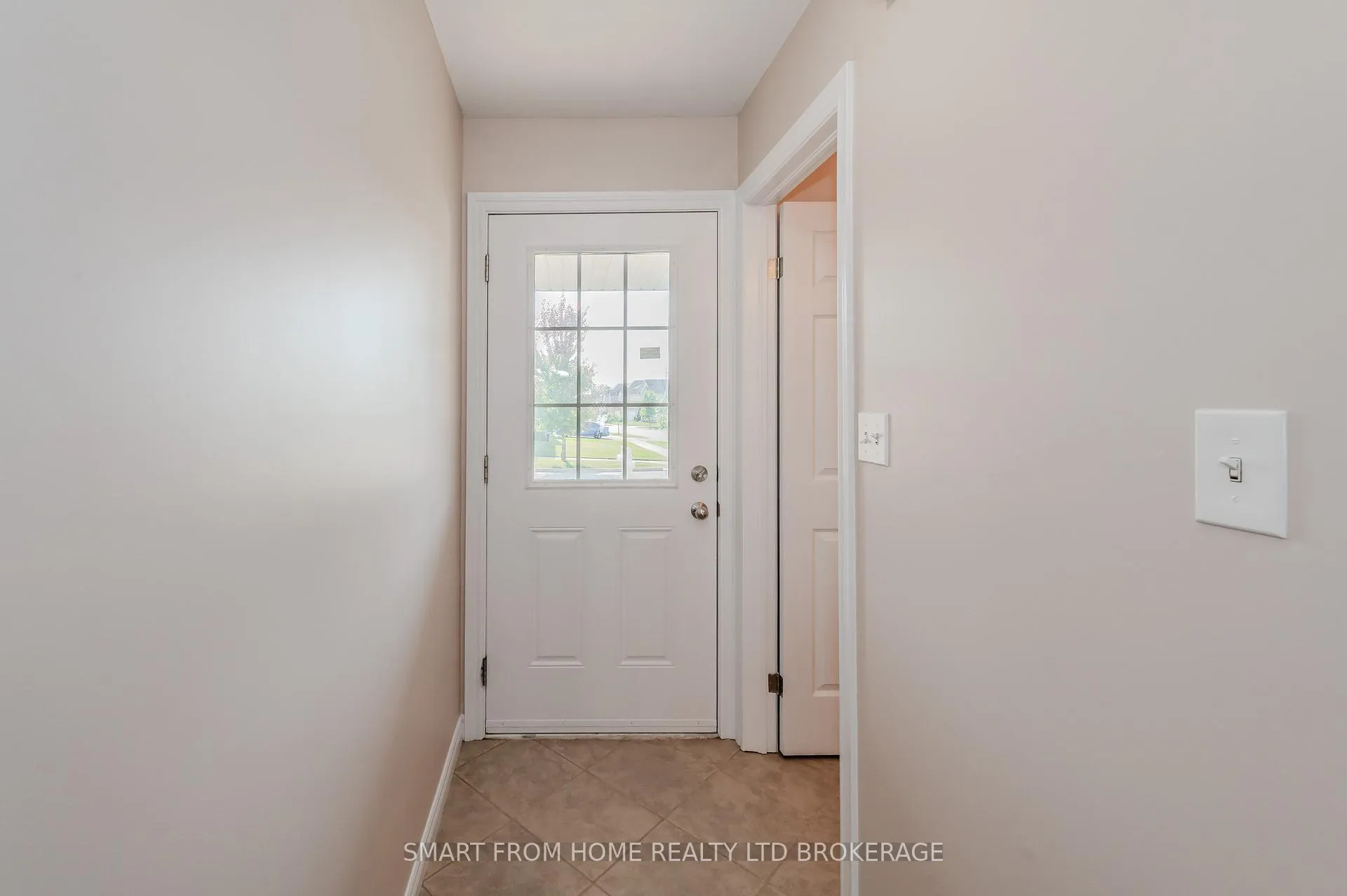 Photo 7 of 57 Iron Gate Street, Kitchener — HOMEH