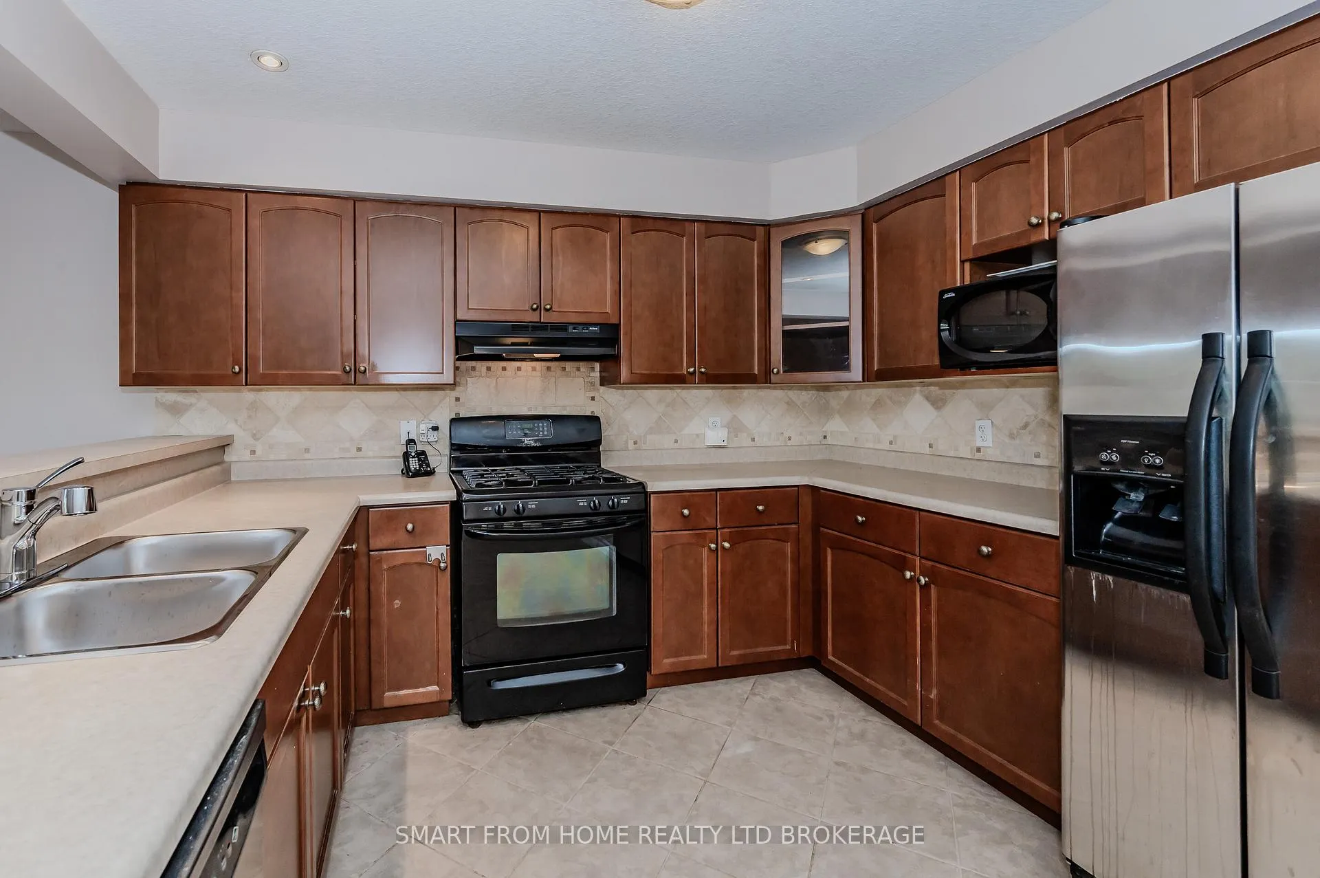 Photo 13 of 57 Iron Gate Street, Kitchener — HOMEH