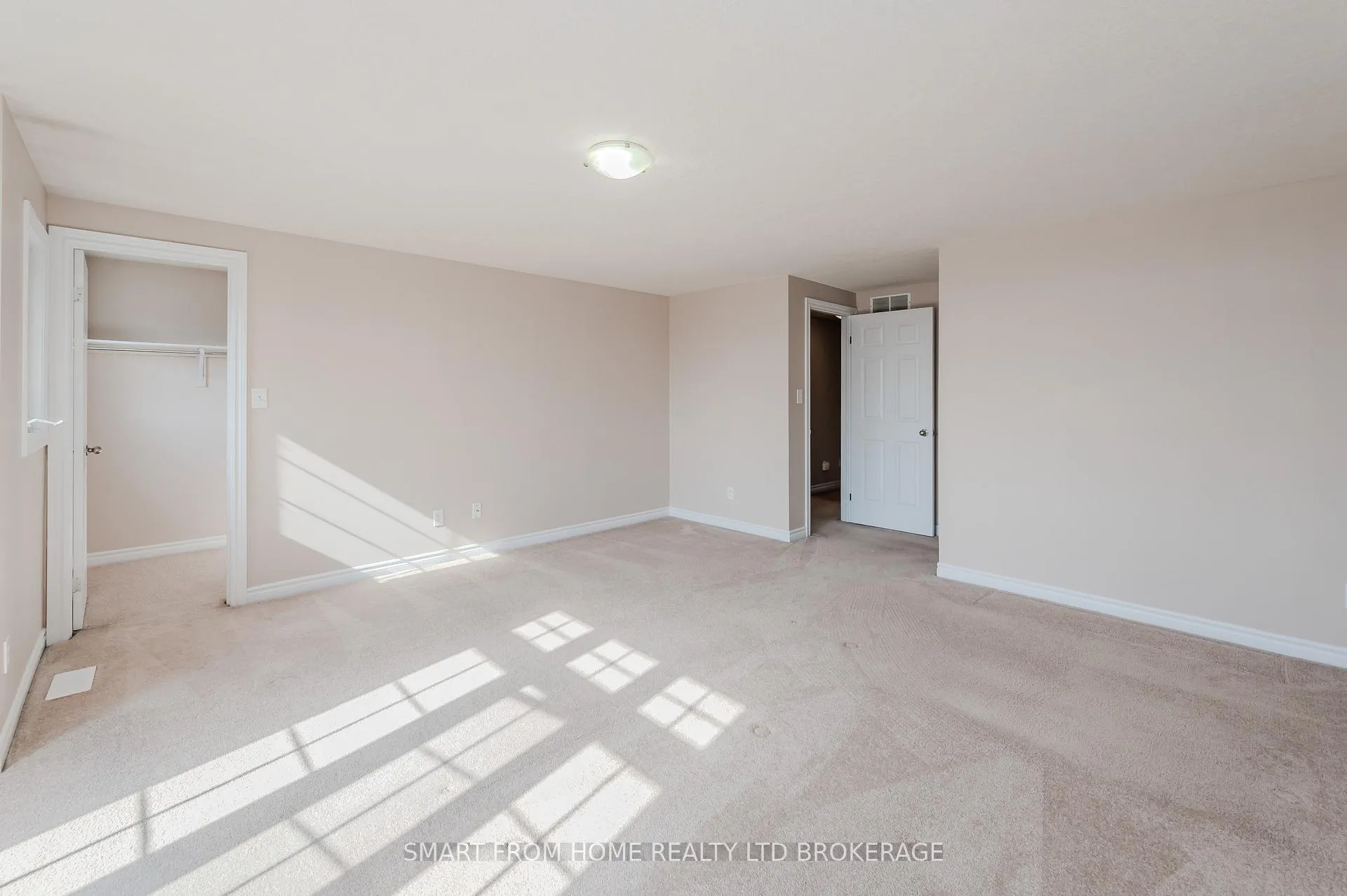 Photo 23 of 57 Iron Gate Street, Kitchener — HOMEH
