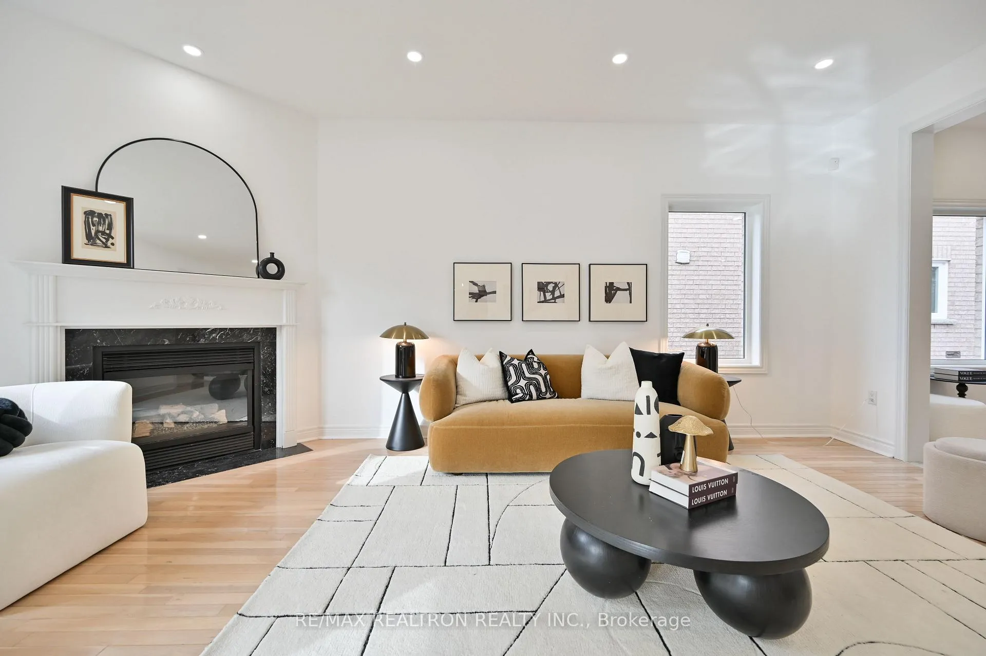 Photo 5 of 6 Renberg Drive, Markham, Cachet — HOMEH
