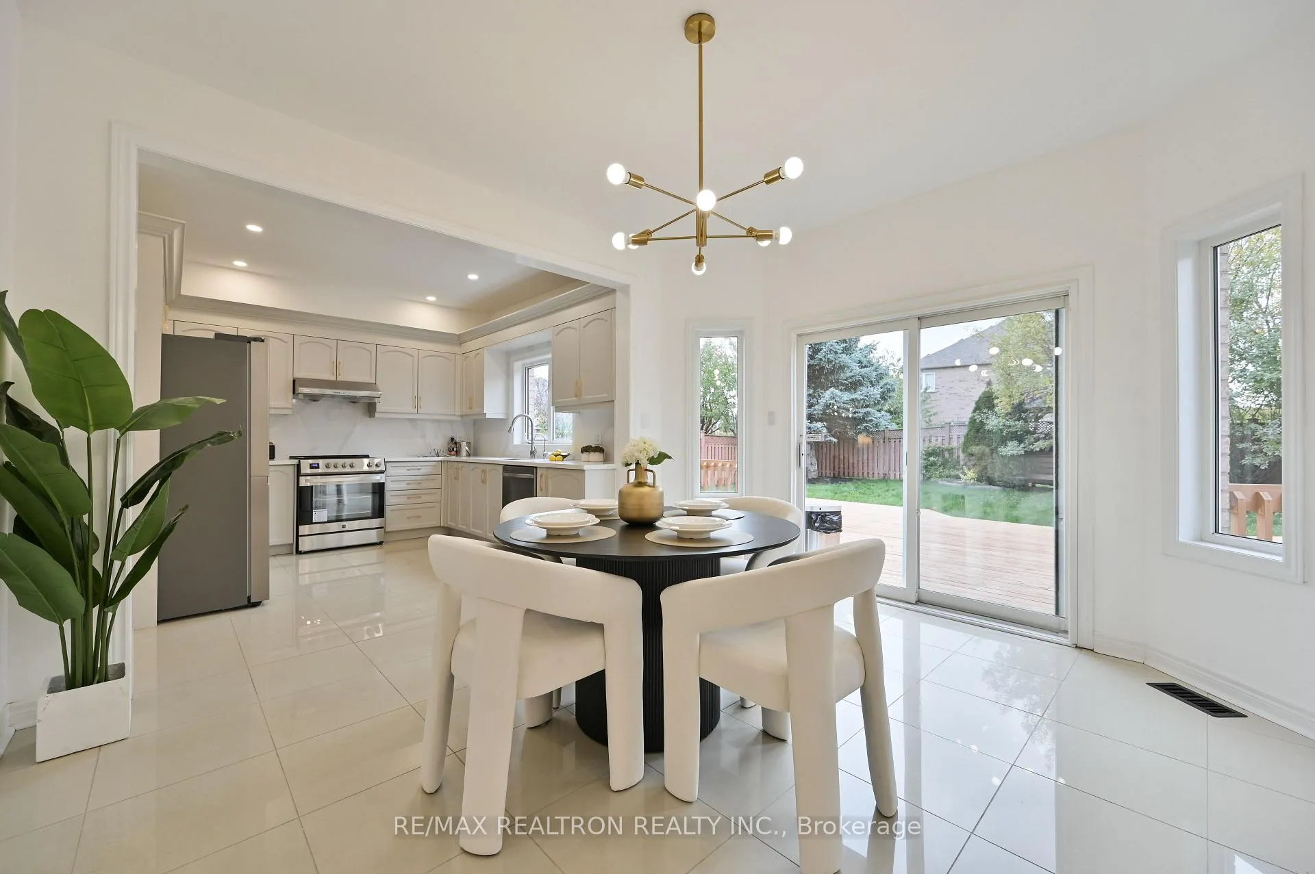 Photo 11 of 6 Renberg Drive, Markham, Cachet — HOMEH