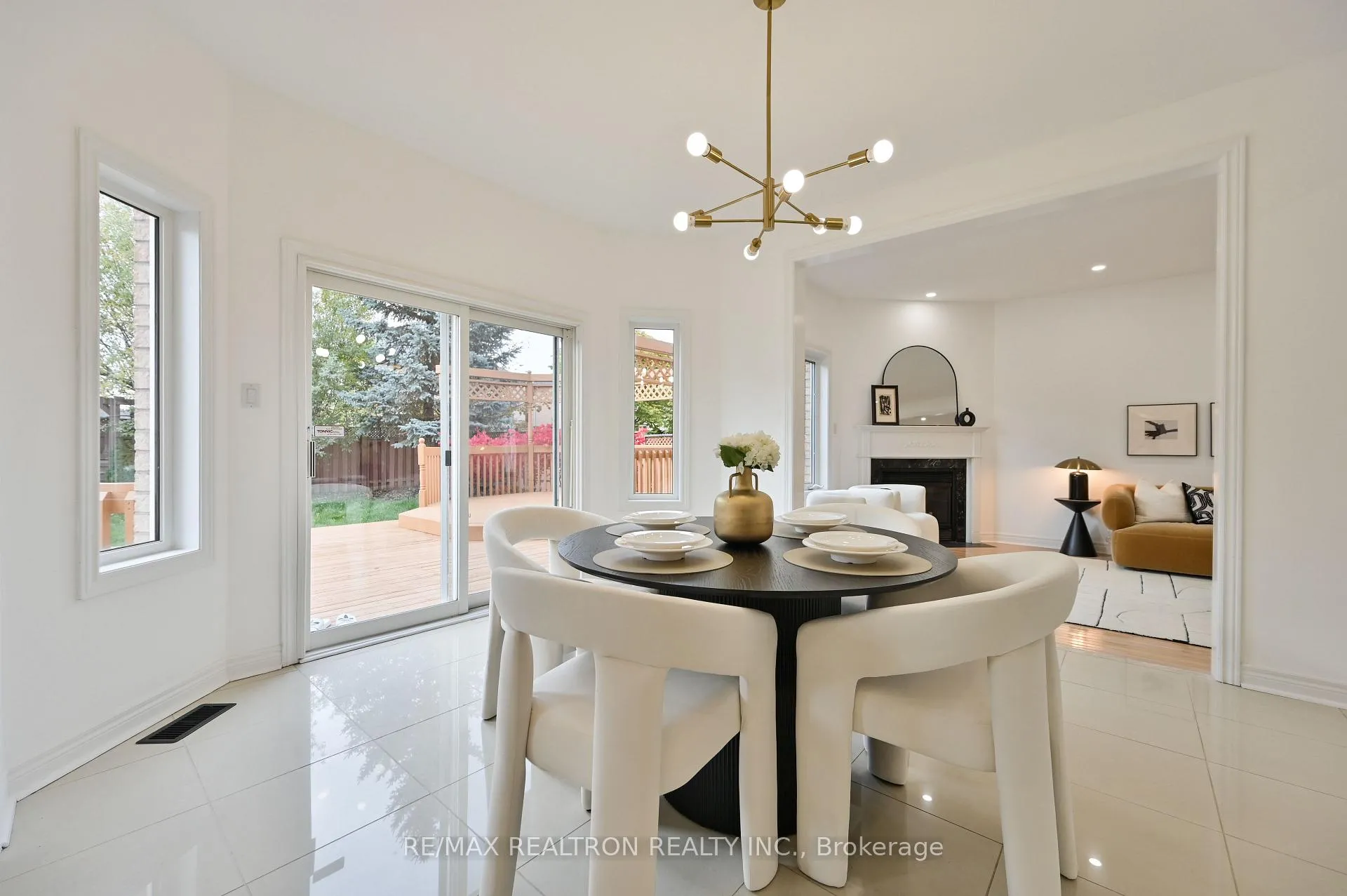 Photo 12 of 6 Renberg Drive, Markham, Cachet — HOMEH