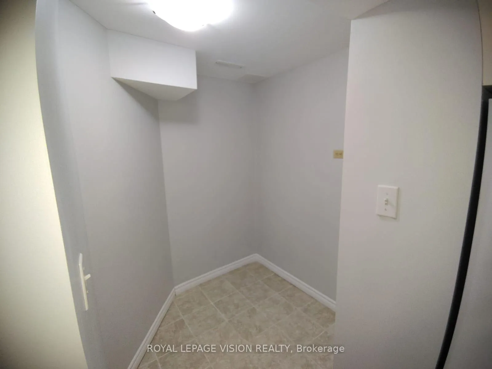 Photo 6 of Unit Lower, 738 Stonepath Circle, Pickering, Amberlea — HOMEH