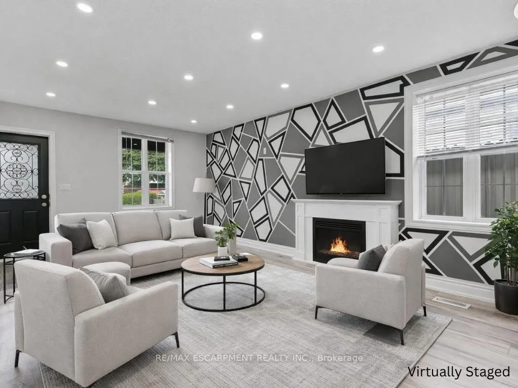 Photo 2 of Unit Upper, 54 Craigmiller Avenue, Hamilton, Crown Point — HOMEH