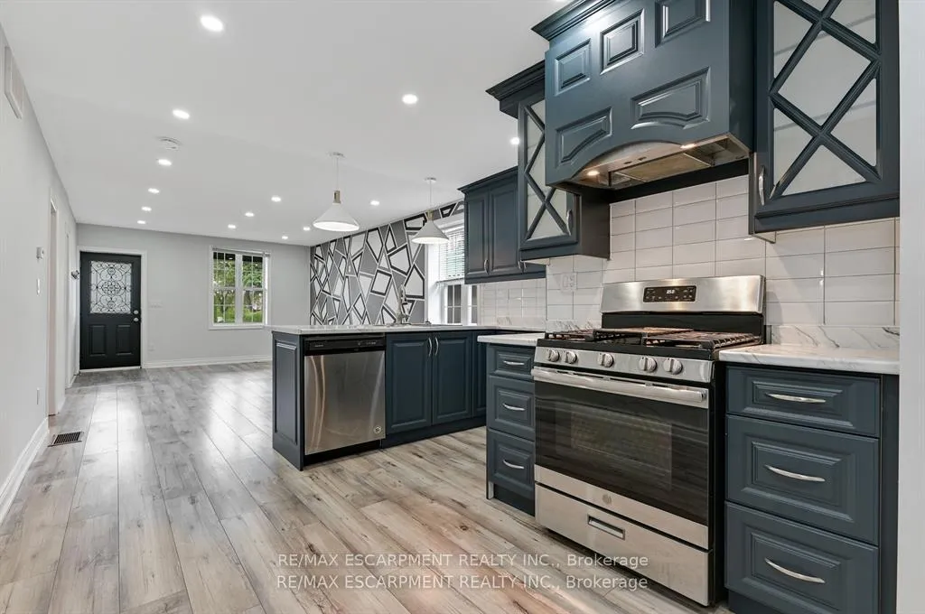 Photo 8 of Unit Upper, 54 Craigmiller Avenue, Hamilton, Crown Point — HOMEH
