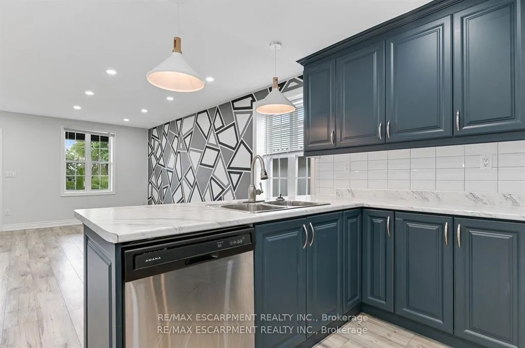 Photo 9 of Unit Upper, 54 Craigmiller Avenue, Hamilton, Crown Point — HOMEH