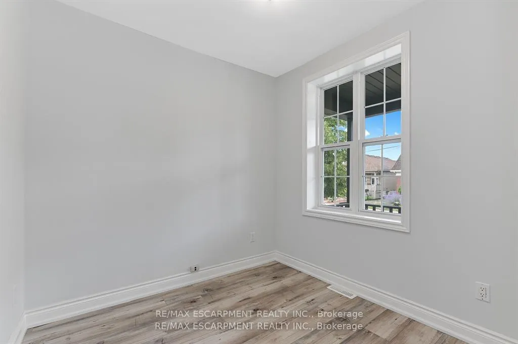 Photo 12 of Unit Upper, 54 Craigmiller Avenue, Hamilton, Crown Point — HOMEH