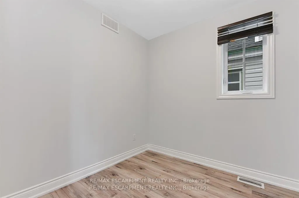Photo 15 of Unit Upper, 54 Craigmiller Avenue, Hamilton, Crown Point — HOMEH