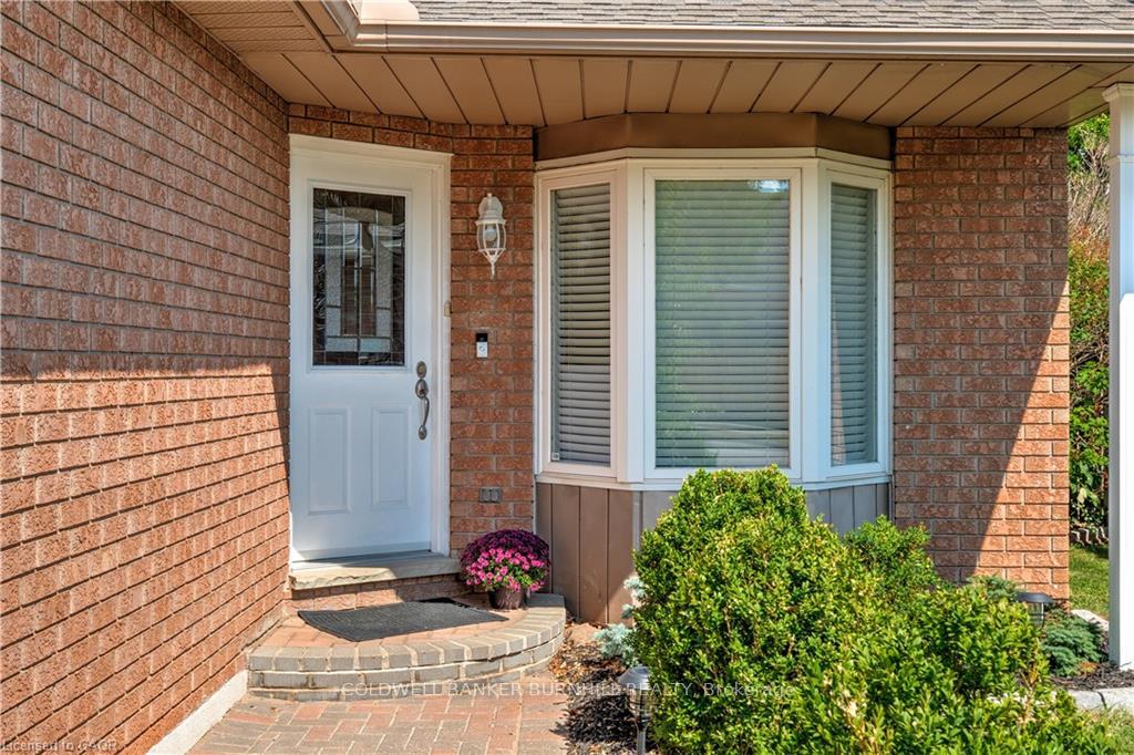 Photo 3 of 2181 Cleaver Avenue, Burlington, Headon — HOMEH