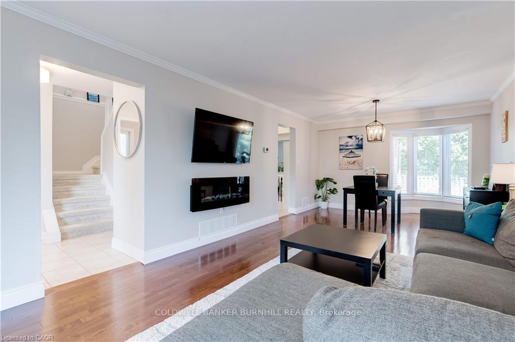Photo 5 of 2181 Cleaver Avenue, Burlington, Headon — HOMEH