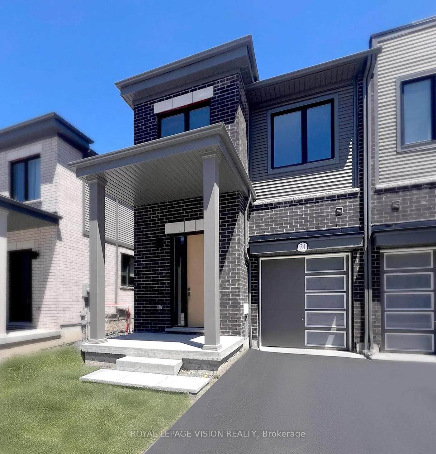 Photo 1 of 21 Sorbara Way, Whitby, Brooklin — HOMEH