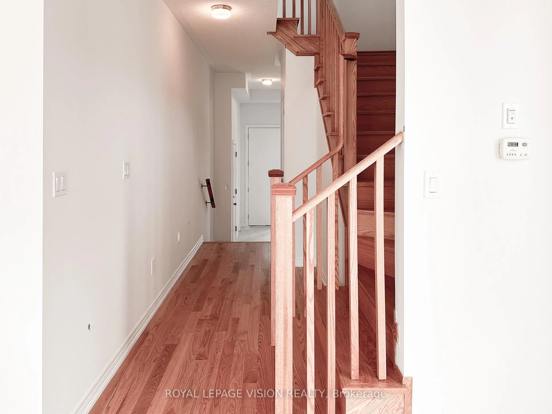 Photo 10 of 21 Sorbara Way, Whitby, Brooklin — HOMEH