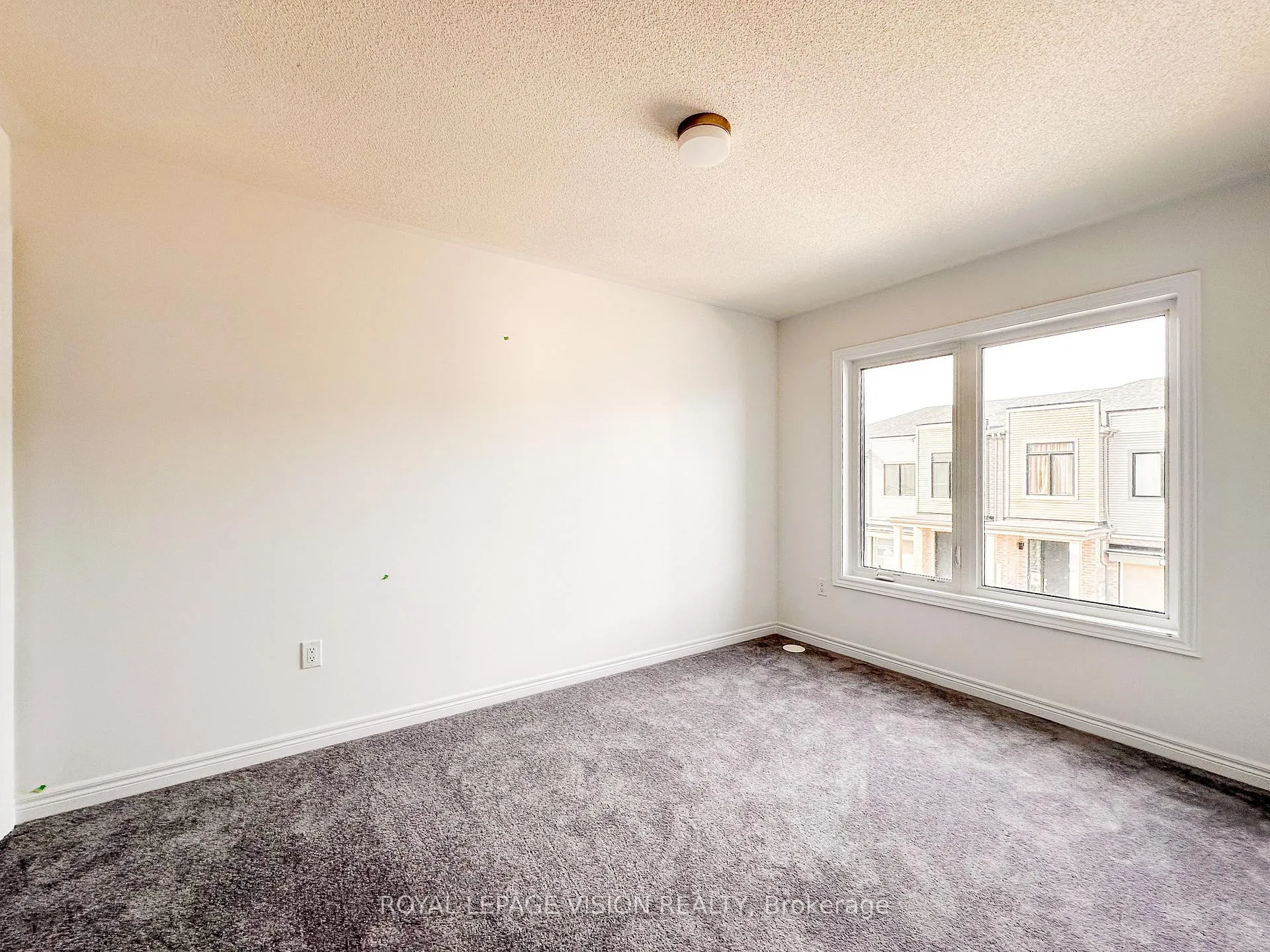 Photo 18 of 21 Sorbara Way, Whitby, Brooklin — HOMEH