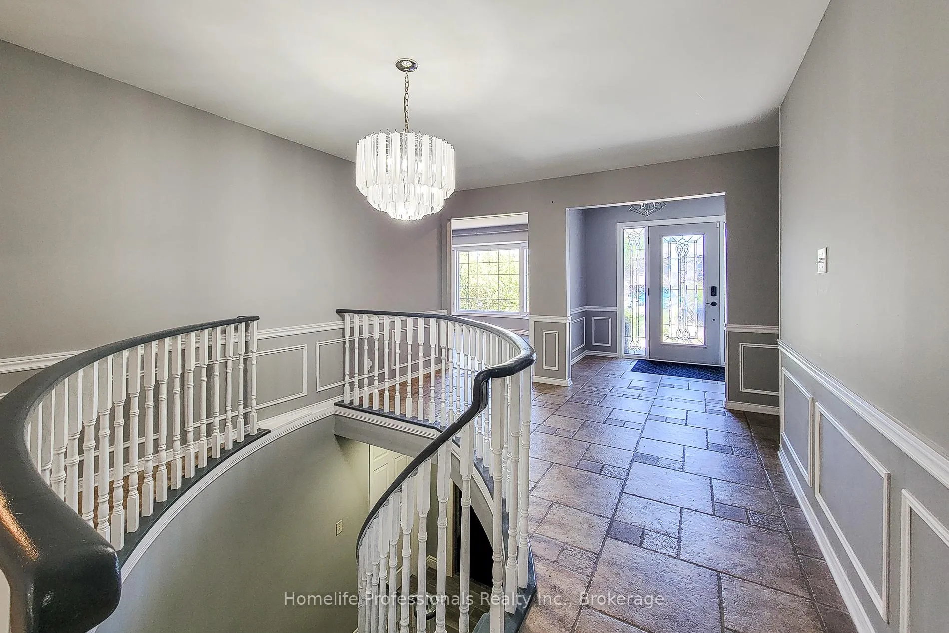 Photo 12 of 10 Onondaga Drive, Hamilton, Ancaster — HOMEH