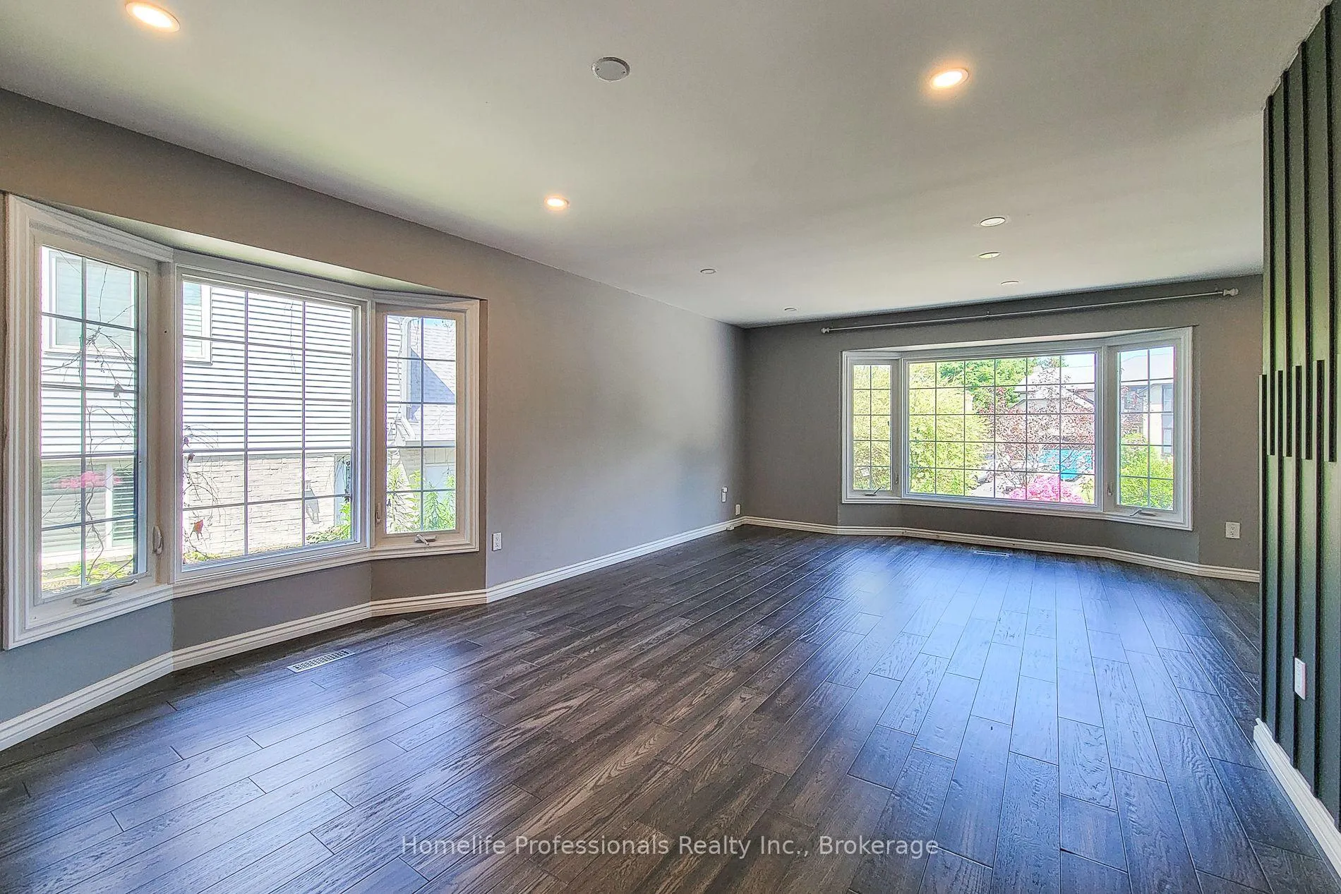Photo 14 of 10 Onondaga Drive, Hamilton, Ancaster — HOMEH